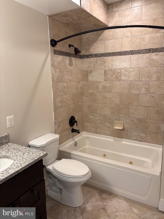 Photo - 4004 Edmunds St NW Unit 7