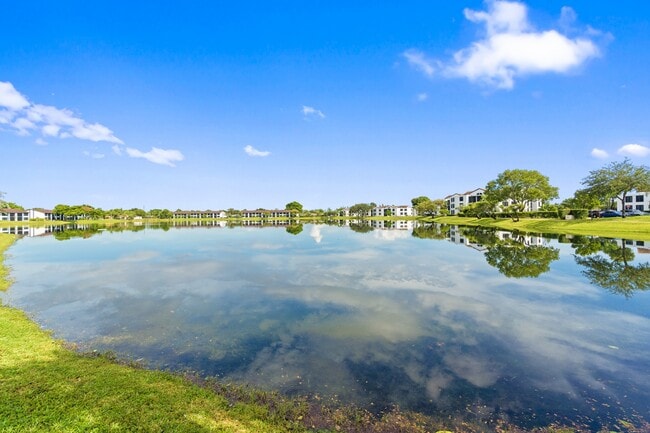 Photo - 215 Lake Pointe Dr