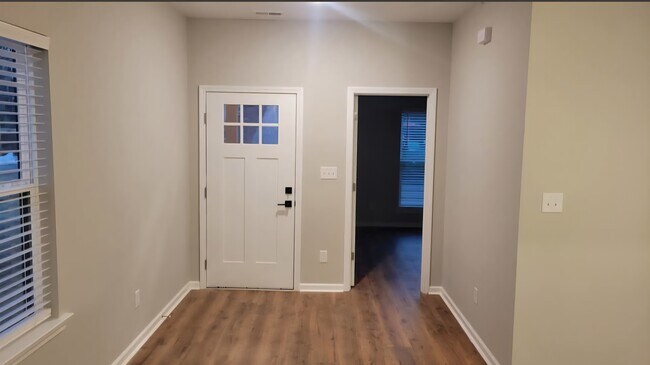 front door entrance - 116 Wilson St Unit 116 Wilson St.