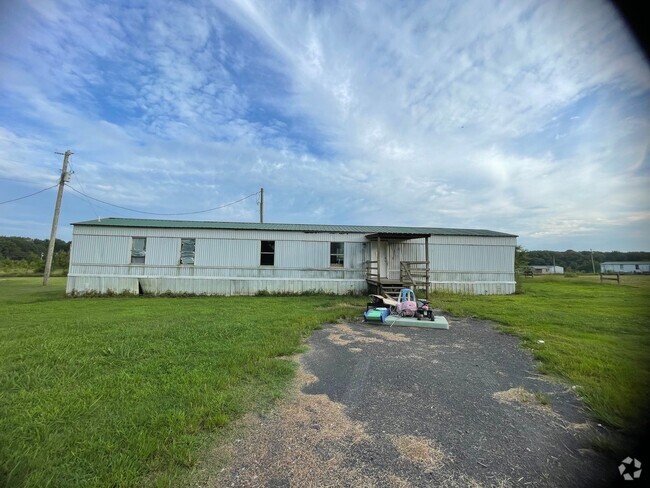 Building Photo - 3 BR 2 Bath 1,280 sq ft singlewide mobile ... Rental