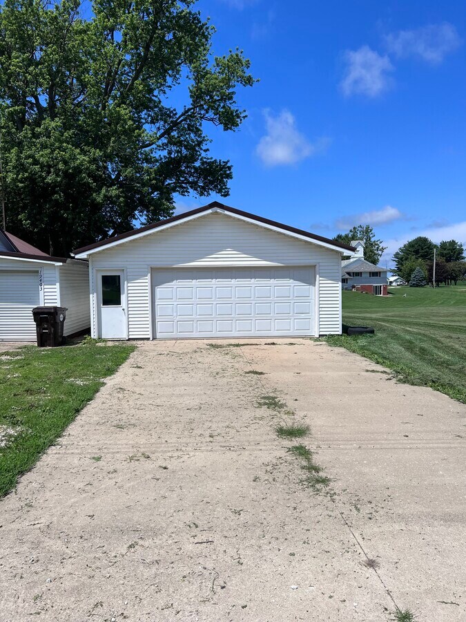 Photo - 19403 N Main St