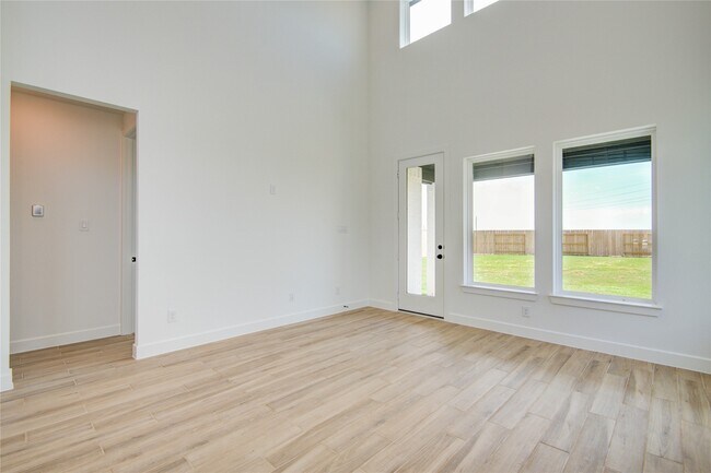 Photo - 21803 Fitzroy Mnr Ln