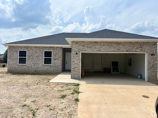 Building Photo - 4 bedroom 2 bath Bolivar MO Rental