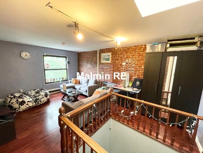 Photo - 74 Hammond St Unit 1