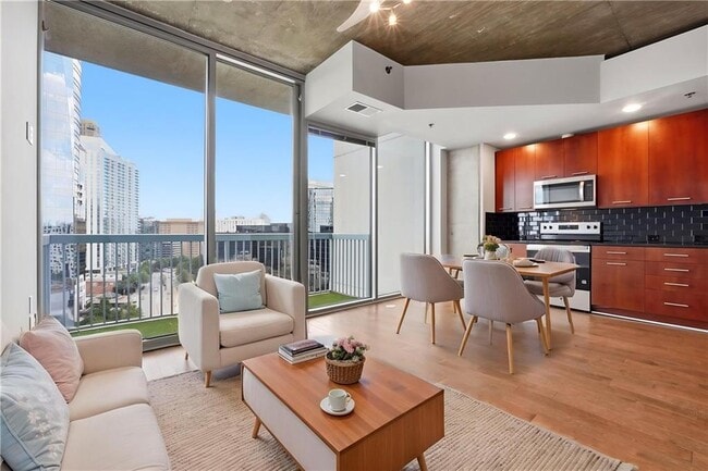 Photo - 3324 Peachtree Rd NE Unit 1403