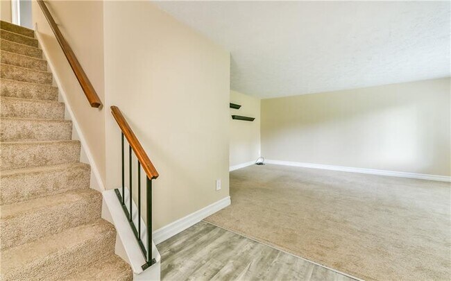 Photo - 4413 Laurel Oak Dr