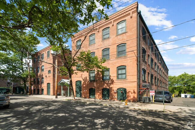 Building Photo - 43 Chestnut St Unit 307 Rental