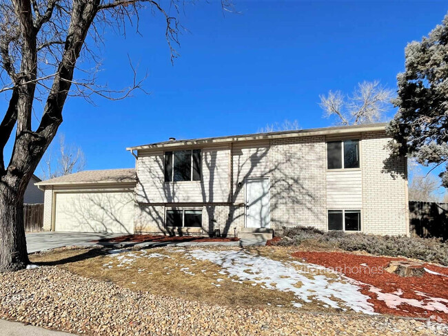 Building Photo - 2857 S Olathe Way Rental