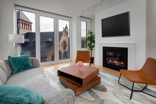 Building Photo - 6 Beech St Unit ##217