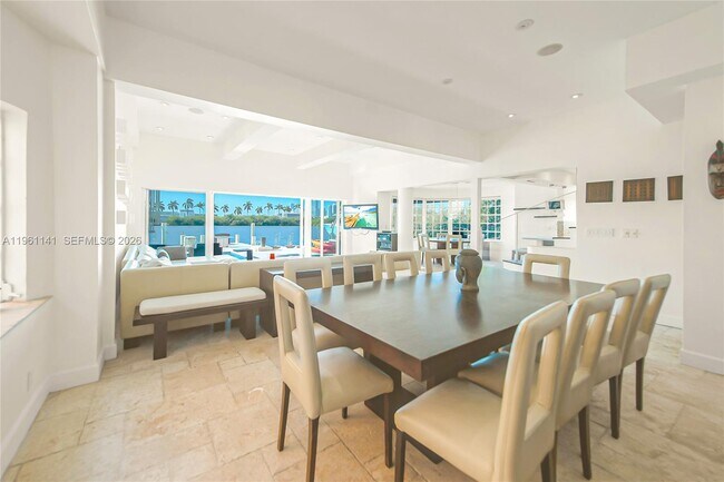 Photo - 224 S Coconut Ln