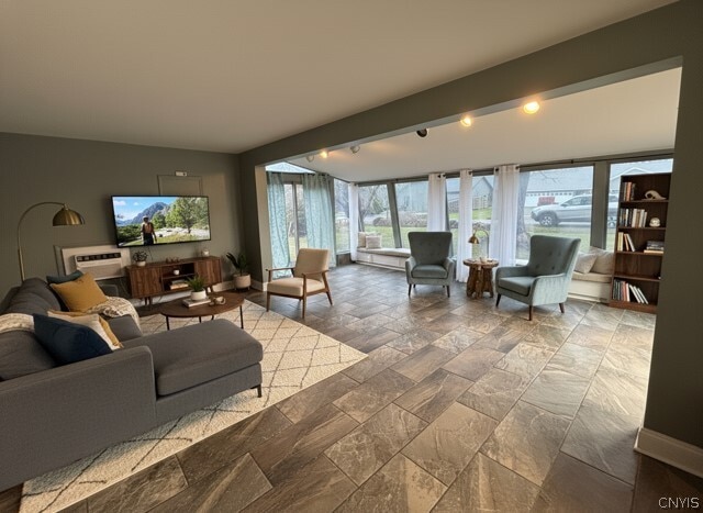 Photo - 7420 Mapleview Rd