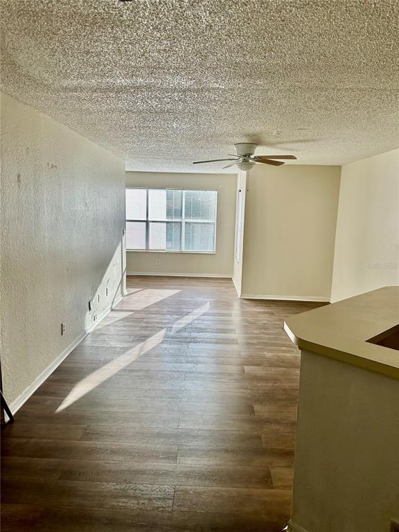 Photo - 4630 Commander Dr Unit 1024