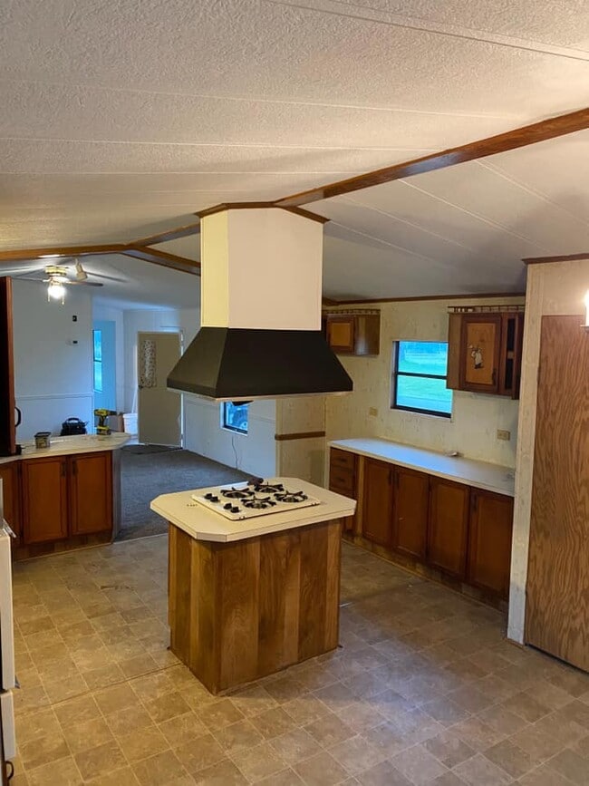 Building Photo - 416 Schaal Rd