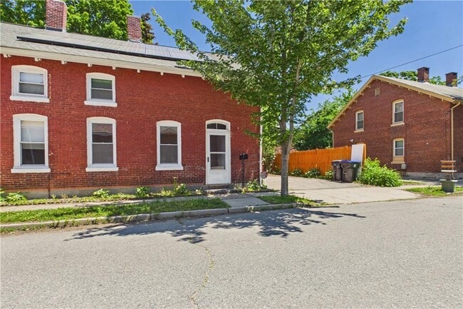 Photo - 111 Victory St