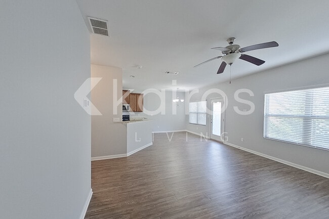 Photo - 1332 Bass Ln