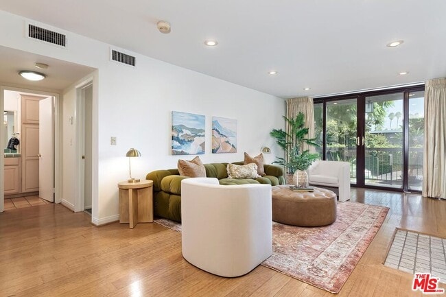 Photo - 1351 N Crescent Heights Blvd Unit 207