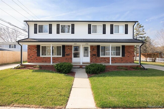 Building Photo - 1717 Nakota Rd