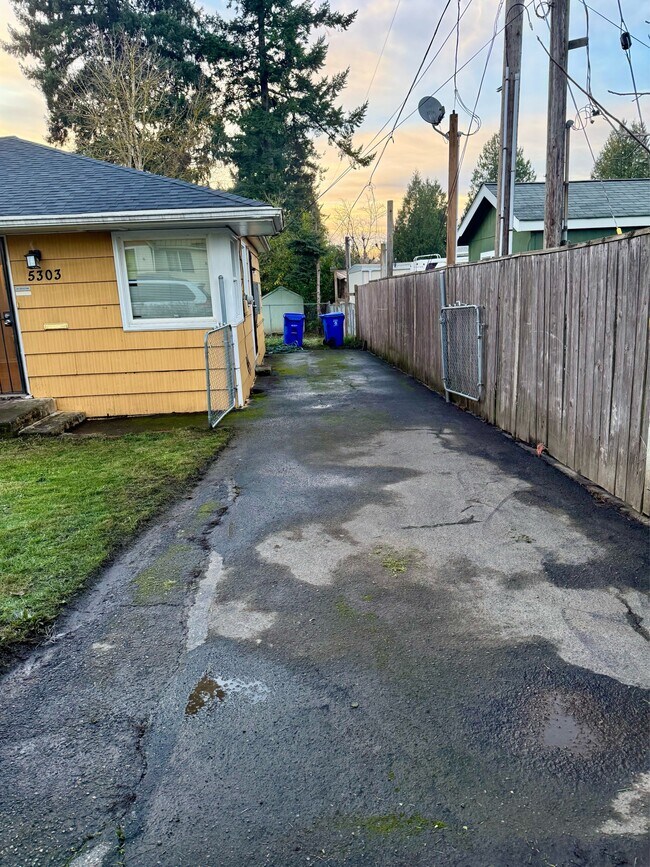 Photo - 5303 NE 72nd Ave.