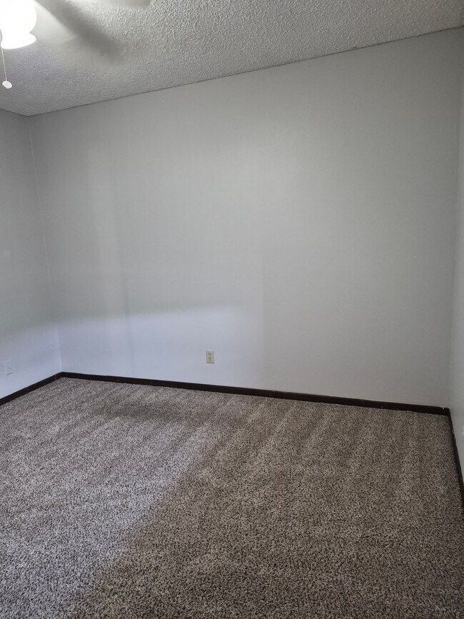 Hillsdale Apartments