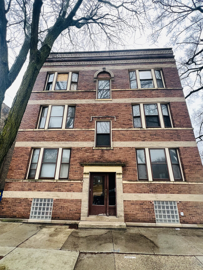 Photo - 1045 E 73rd St House