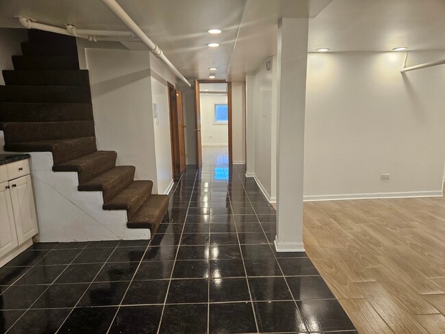 Photo - 4839 N Lawndale Ave Unit G