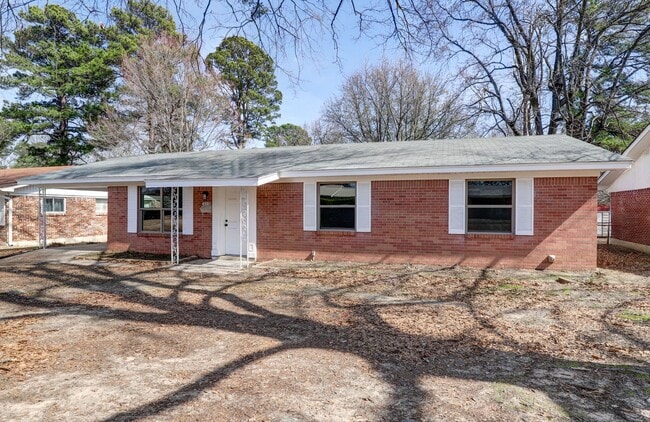 Building Photo - 3 Bedroom 1.5 Bath House for Rent