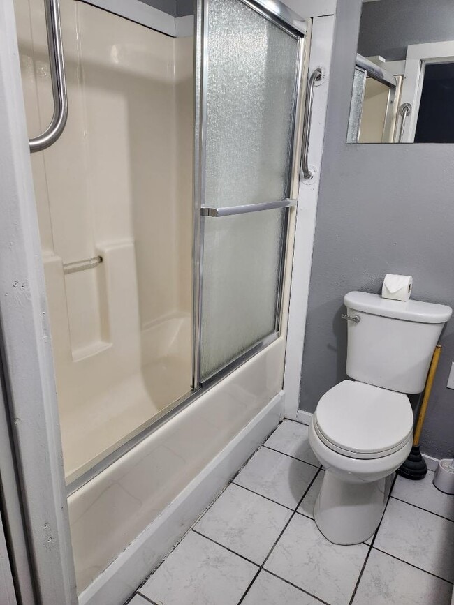 Photo - 9822 Brown St