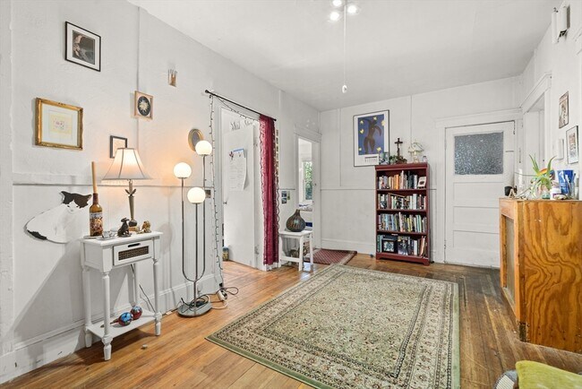 Photo - 427 Medford St Unit 2R