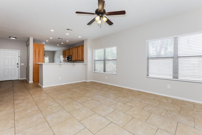Photo - 18 W Saddle Way