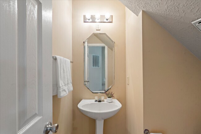 Photo - 3708 Nutwood Ln