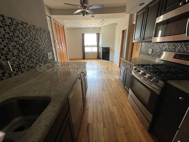 Photo - 2145 N Lakewood Ave Unit 3NR