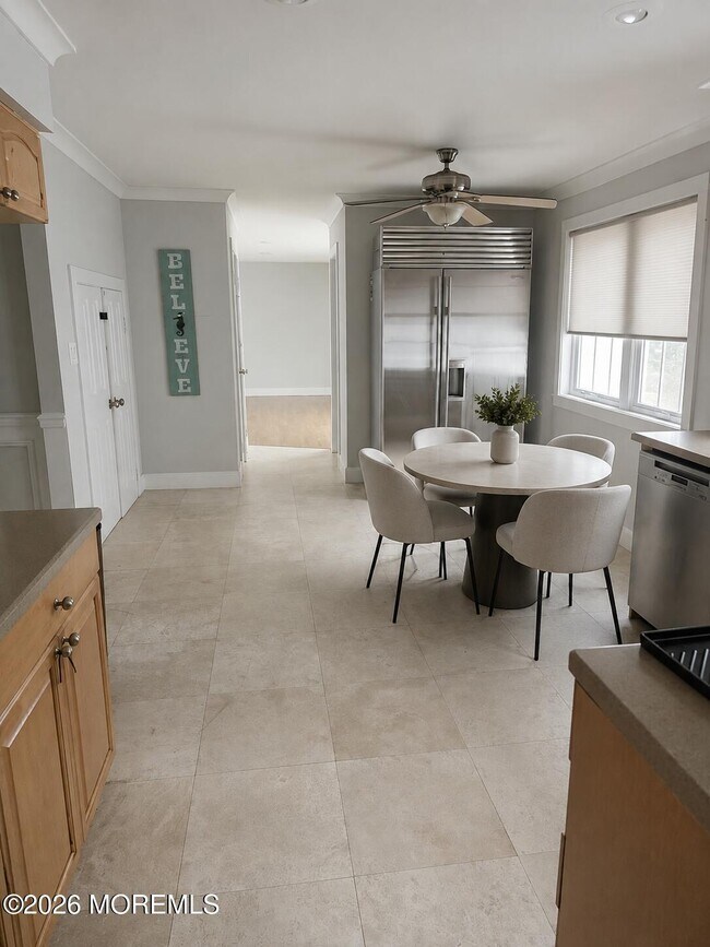 5 Sandburg Dr