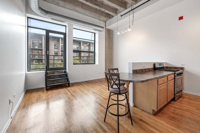Photo - 1645 W Ogden Ave Unit 309