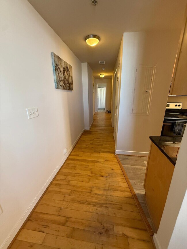 Photo - Simon Cycle Building Unit 103