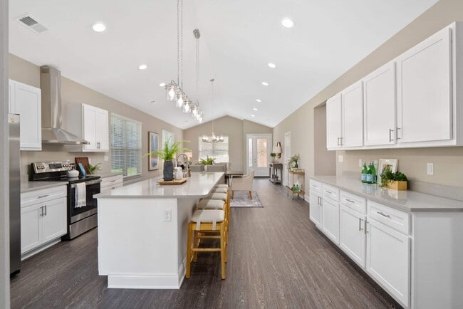Large Kitchen Island - The Estates at The Waterways
