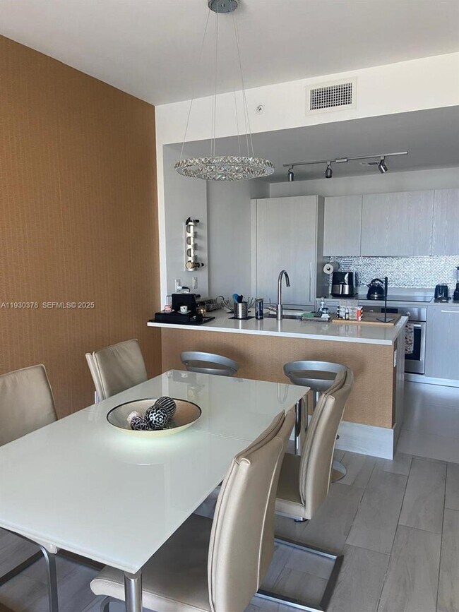 Photo - 501 NE 31st St Unit 604