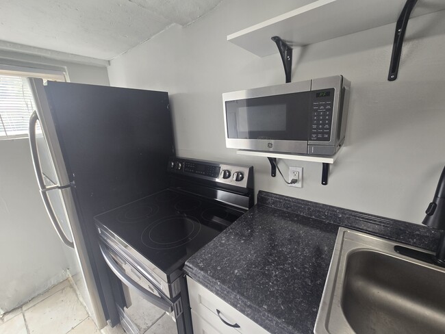Photo - 5044 N Sydenham St