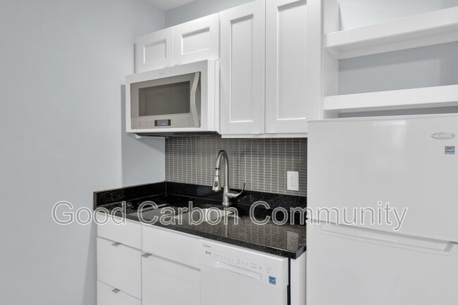 Building Photo - 401 Delaware Ave Unit 306