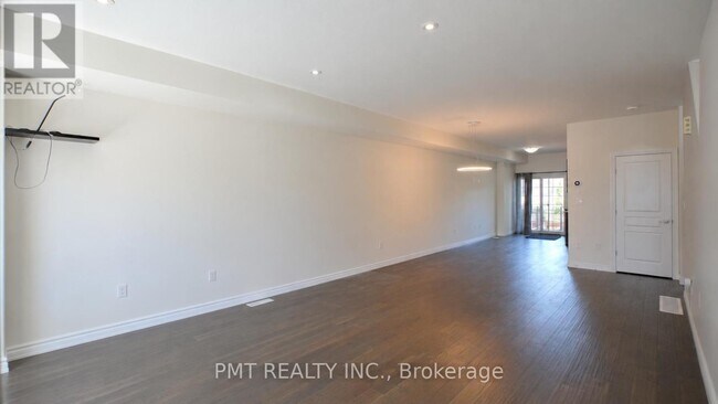 Photo - 50 Robert Peel Rd