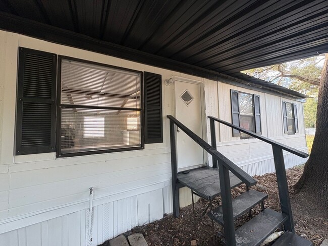 Photo - 3bed/2bath home ready now!! rent $1650/mo