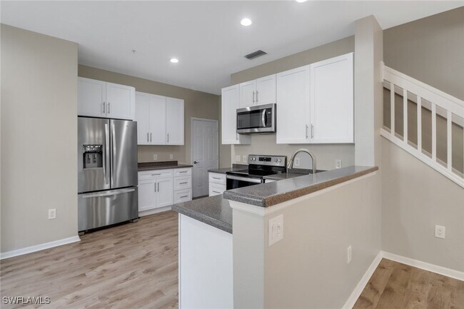 Photo - 815 Hampton Cir