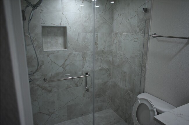 Building Photo - 2350 Bering Dr Unit 114 Rental