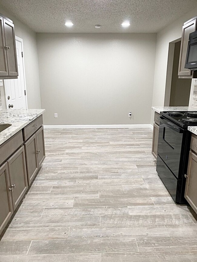 Photo - 6025 Bedford Dr