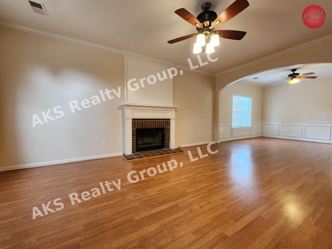 Photo - 2460 Mountain Dr