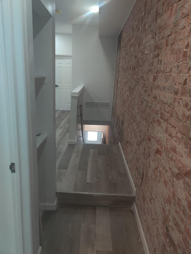 Building Photo - 2409 N 17th St Unit 2 Rental