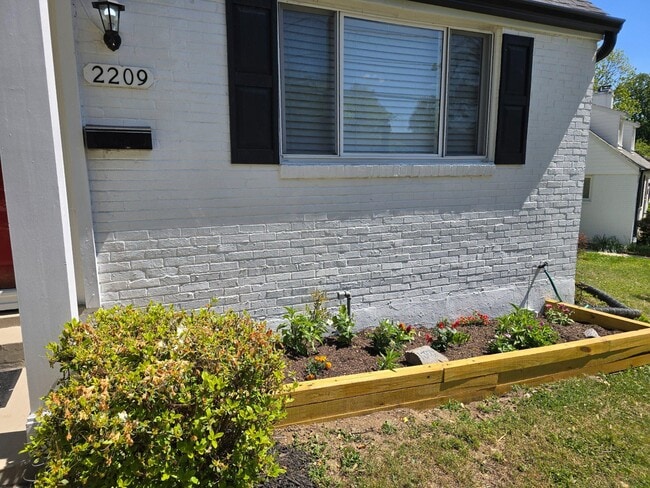 Photo - 2209 Quinton Rd