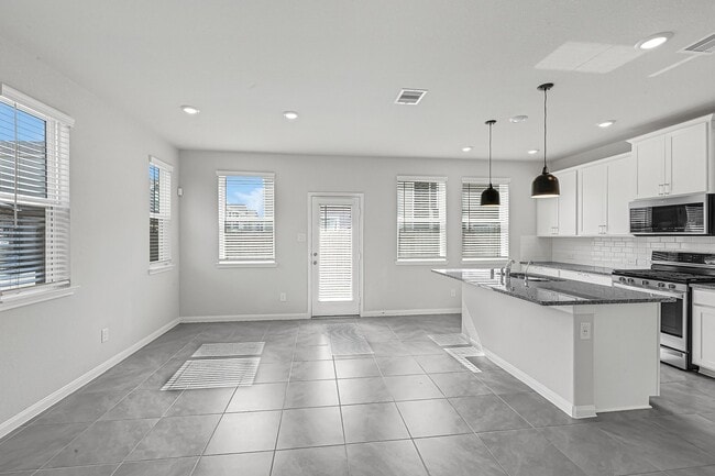 Photo - 1528 Lakeline Oak Dr