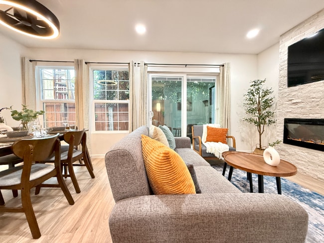 3229 S Sherbourne Dr Unit 1/3 BACK UNIT