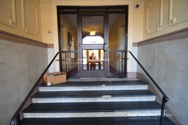 1175 Boylston St Unit 50