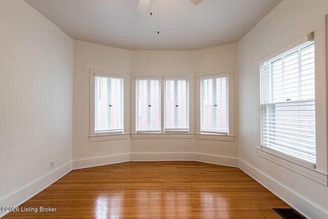 Photo - 2032 Lakeside Dr